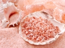 Гималайская розовая соль: полезные свойства и применение